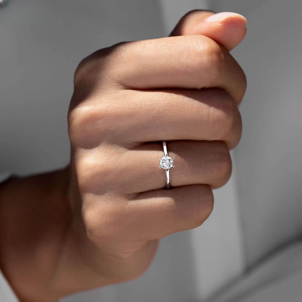 GIA Tektaş Pırlanta 6 Tırnaklı Model 0.40 Karat E SI2