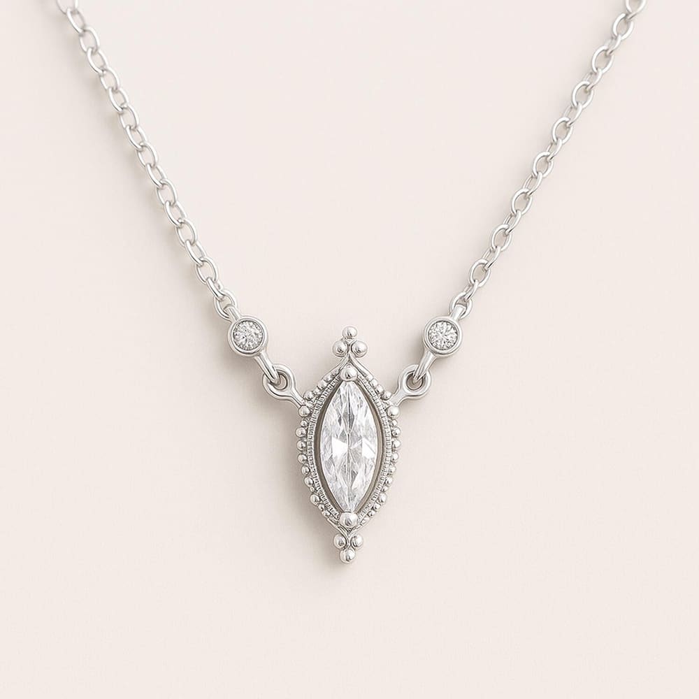 0.54 Karat Markiz Kesimli Pırlantalı Kolye