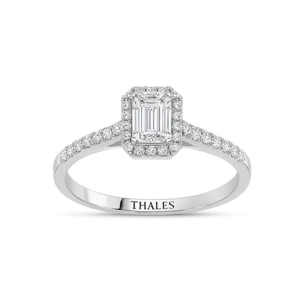 0.60 Karat D VS2 Emerald Kesim Pırlanta Yüzük