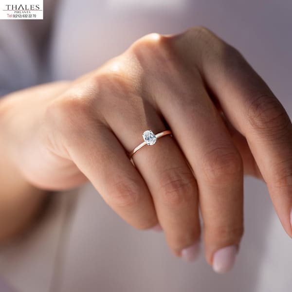 Evlilik Teklifi Yüzüğü Oval Kesim GIA Sertifikalı 0.50 Ct